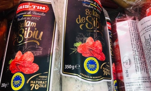 Salame-di-Sibiu-conosciuto-anche-come-Salam-de-Sibiu-è-un-salume-rumeno-prodotto-con-carne-suina-lardo-sale-e-spezie